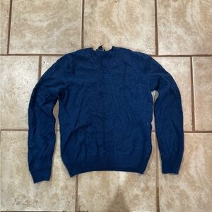 GAP Women's Navy V-Neck Sweater